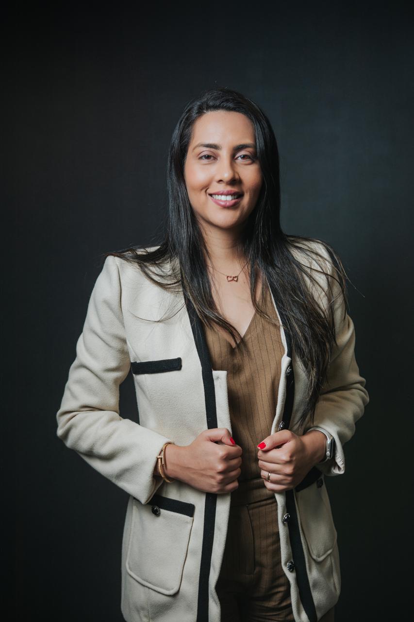 Dra. Aline Ribeiro - Advogada Previdenciária